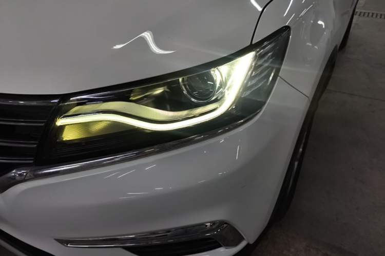Used Roewe RX5 2016 20T Two-Wheel Drive Automatic Flagship Edition Left Front Headlight