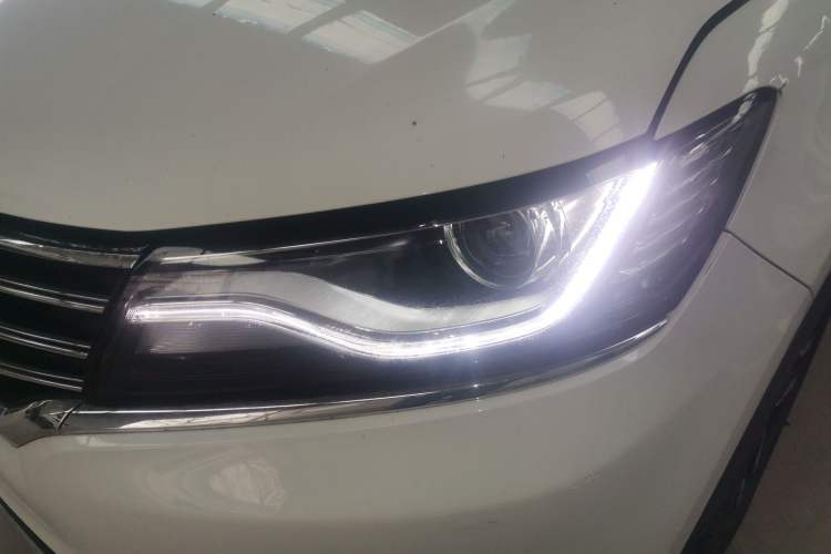 Used Roewe RX5 2016 20T Two-Wheel Drive Automatic Internet Smart Edition Left Front Headlight