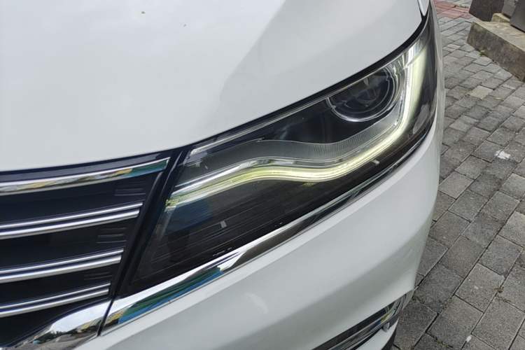 Used Roewe RX5 2016 20T Two-Wheel Drive Automatic Internet Smart Edition Left Front Headlight