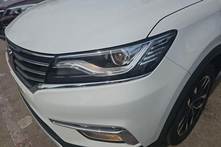 Used Roewe RX5 2016 20T Two-Wheel Drive Automatic Internet Smart Edition Left Front Headlight