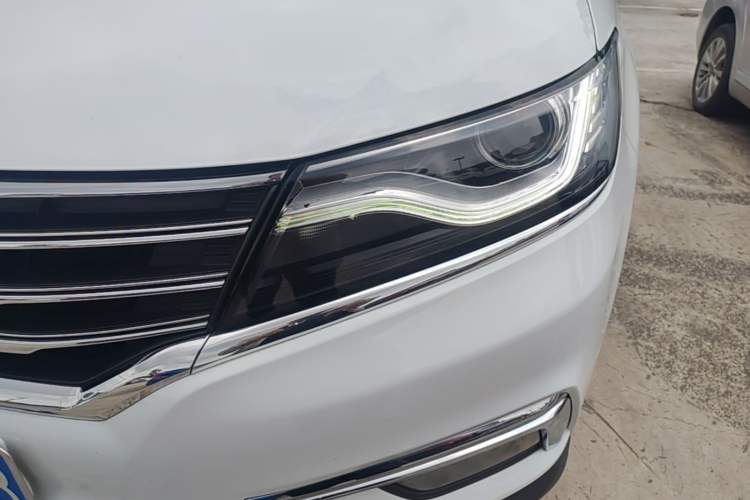 Used Roewe RX5 2016 20T Two-Wheel Drive Automatic Internet Smart Edition Left Front Headlight