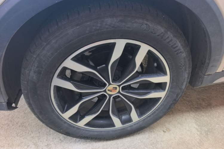 Used Roewe RX5 2016 20T Two-Wheel Drive Automatic Internet Smart Edition Left Front Wheel Hub
