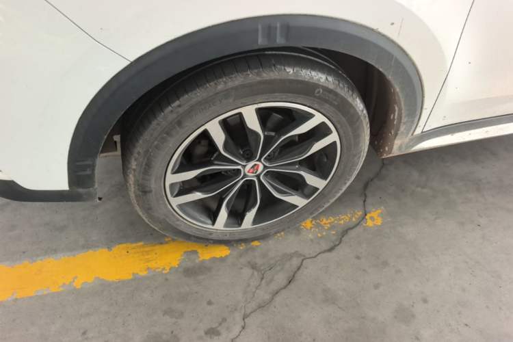 Used Roewe RX5 2016 20T Two-Wheel Drive Automatic Internet Smart Edition Left Front Wheel Hub