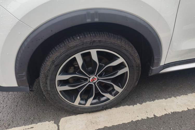 Used Roewe RX5 2016 20T Two-Wheel Drive Automatic Internet Smart Edition Left Front Wheel Hub
