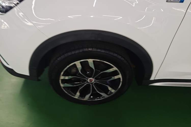 Used Roewe RX5 2016 20T Two-Wheel Drive Automatic Internet Smart Edition Left Front Wheel Hub