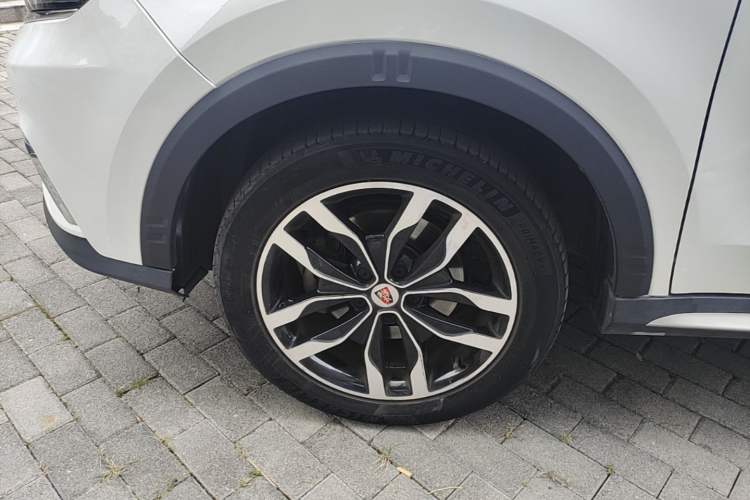 Used Roewe RX5 2016 20T Two-Wheel Drive Automatic Internet Smart Edition Left Front Wheel Hub