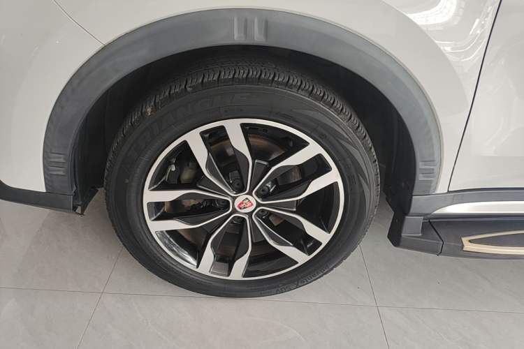 Used Roewe RX5 2016 20T Two-Wheel Drive Automatic Internet Smart Edition Left Front Wheel Hub