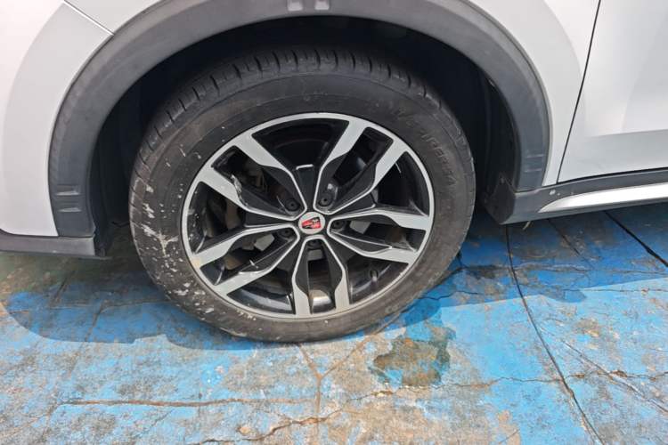 Used Roewe RX5 2016 20T Two-Wheel Drive Automatic Internet Smart Edition Left Front Wheel Hub