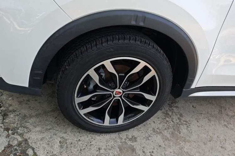 Used Roewe RX5 2016 20T Two-Wheel Drive Automatic Internet Smart Edition Left Front Wheel Hub