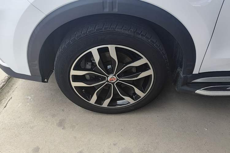 Used Roewe RX5 2016 20T Two-Wheel Drive Automatic Internet Smart Edition Left Front Wheel Hub