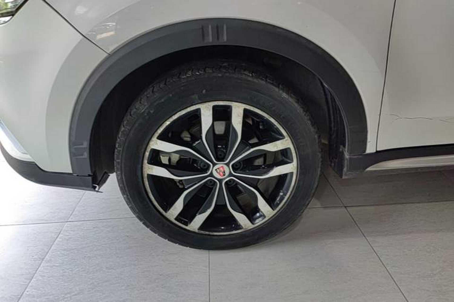 Used Roewe RX5 2016 20T Two-Wheel Drive Automatic Internet Smart Edition Left Front Wheel Hub