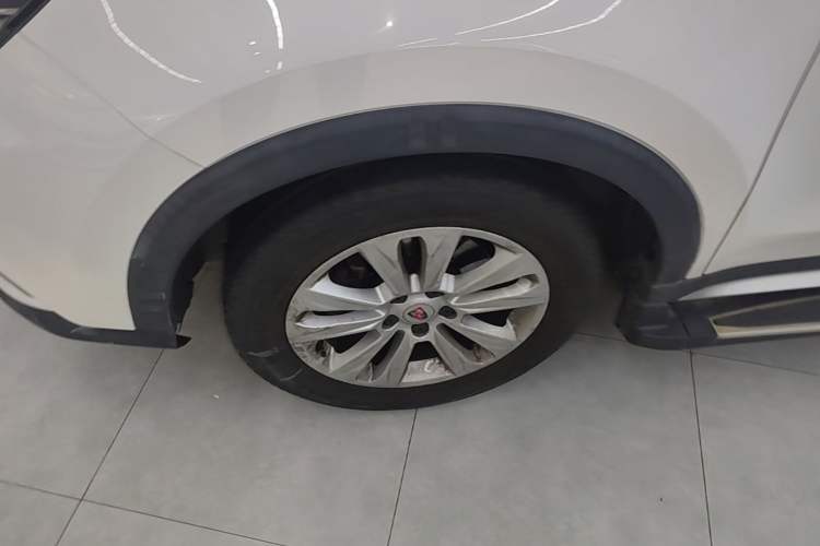Used Roewe RX5 2016 20T Two-Wheel Drive Automatic Flagship Edition Left Front Wheel Hub