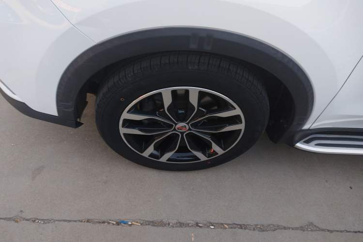 Used Roewe RX5 2016 30T Four-Wheel Drive Automatic Internet Smart Luxury Edition Left Front Wheel Hub