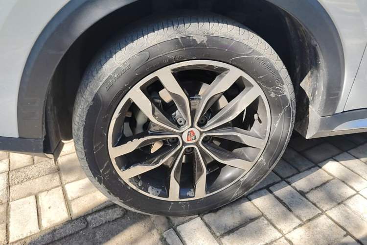 Used Roewe RX5 2016 20T Two-Wheel Drive Automatic Internet Smart Edition Left Front Wheel Hub
