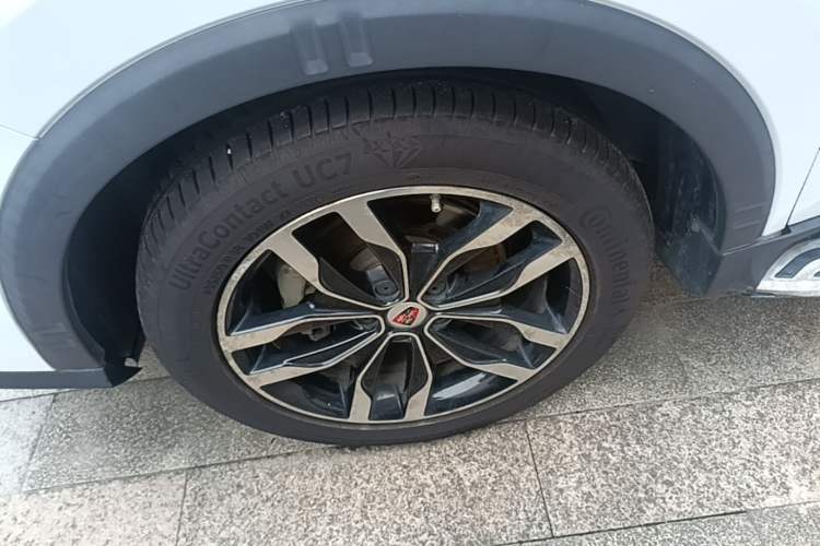 Used Roewe RX5 2016 20T Two-Wheel Drive Automatic Internet Smart Edition Left Front Wheel Hub