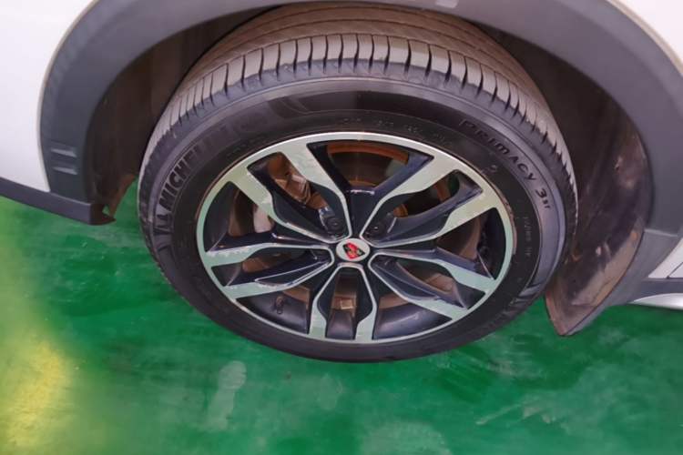 Used Roewe RX5 2016 30T Two-Wheel Drive Automatic Internet Smart Edition Left Front Wheel Hub