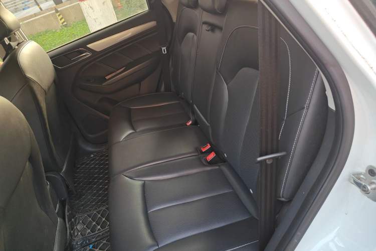 Used Roewe RX5 2016 20T Two-Wheel Drive Manual Flagship Edition Left Rear Seat