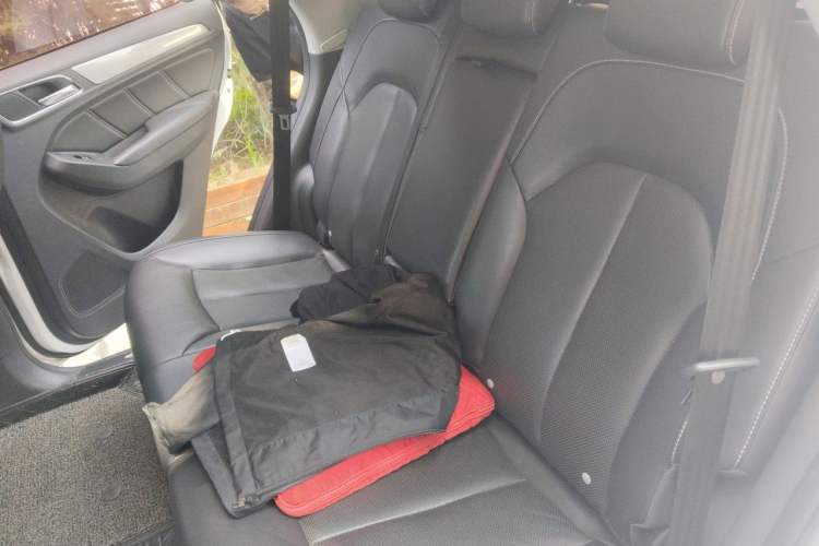 Used Roewe RX5 2016 30T Two-Wheel Drive Automatic Internet Smart Edition Left Rear Seat