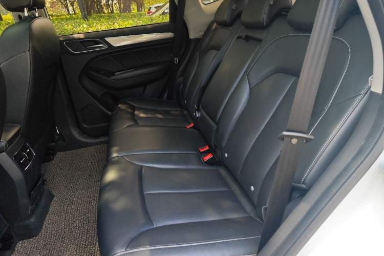 Used Roewe RX5 2016 20T Two-Wheel Drive Manual Flagship Edition Left Rear Seat