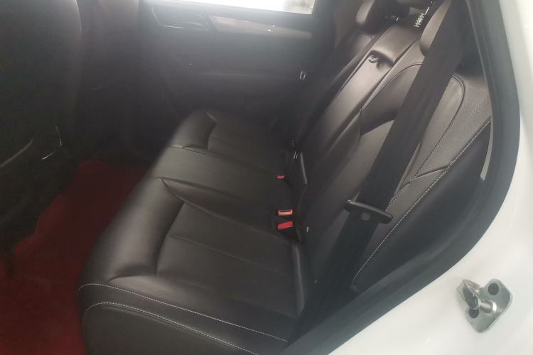 Used Roewe RX5 2016 20T Two-Wheel Drive Automatic Internet Smart Edition Left Rear Seat