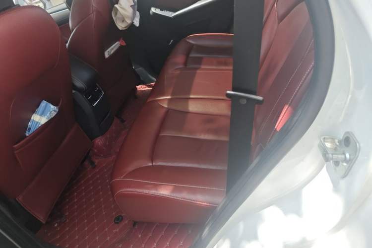 Used Roewe RX5 2016 30T Four-Wheel Drive Automatic Internet Smart Luxury Edition Left Rear Seat