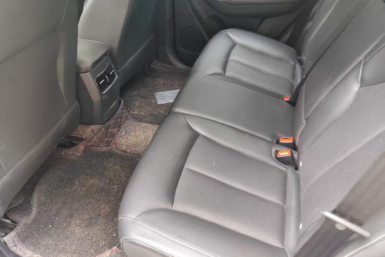 Used Roewe RX5 2016 20T Two-Wheel Drive Manual Flagship Edition Left Rear Seat