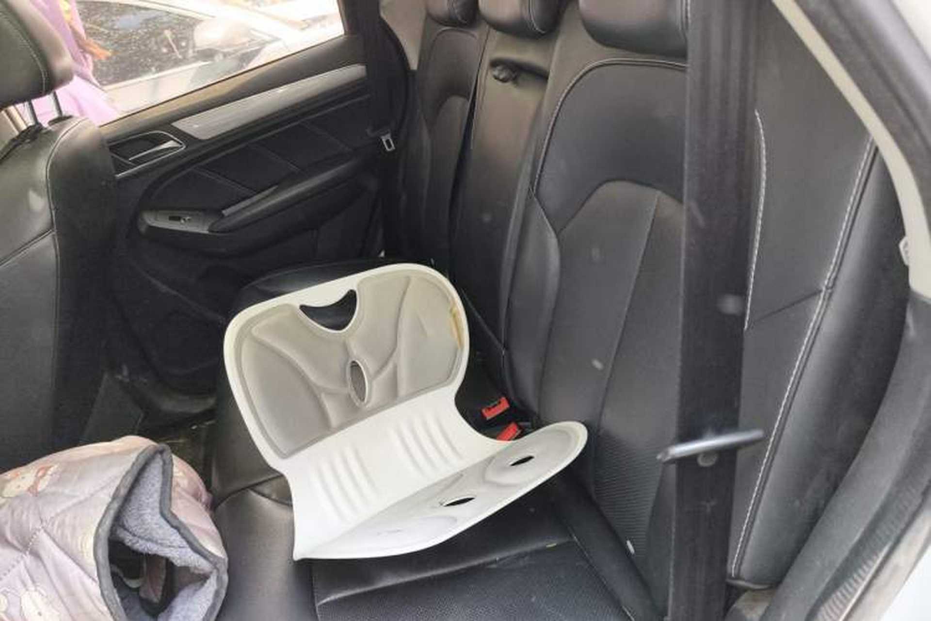 Used Roewe RX5 2016 20T Two-Wheel Drive Manual Flagship Edition Left Rear Seat