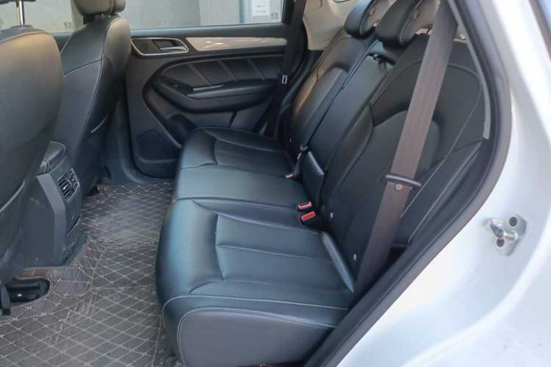 Used Roewe RX5 2016 20T Two-Wheel Drive Automatic Internet Smart Edition Left Rear Seat