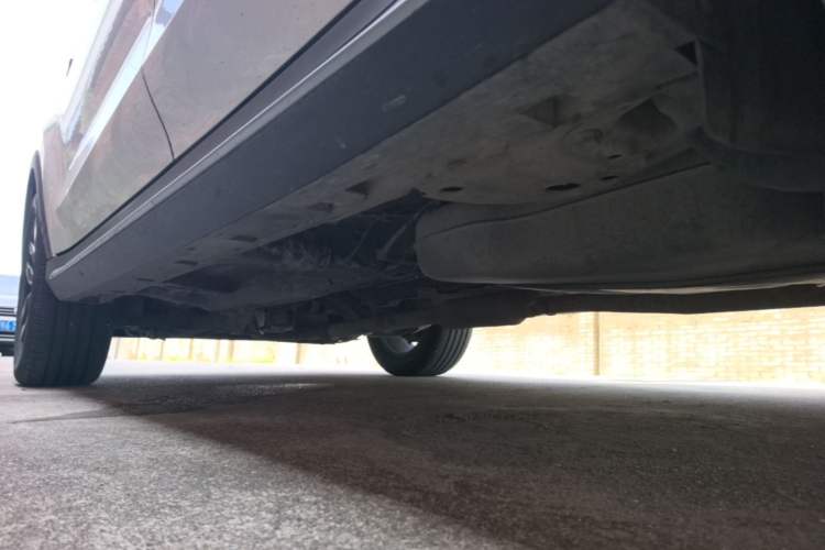 Used Roewe RX5 2016 20T Two-Wheel Drive Automatic Internet Smart Edition Left Side Sill