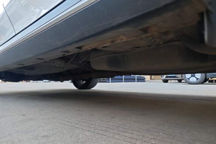 Used Roewe RX5 2016 30T Two-Wheel Drive Automatic Internet Smart Edition Left Side Sill