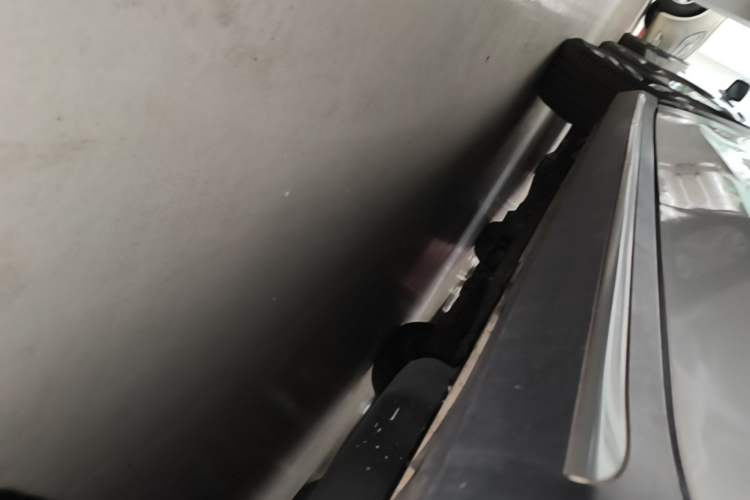 Used Roewe RX5 2016 30T Four-Wheel Drive Automatic Internet Smart Luxury Edition Left Side Sill