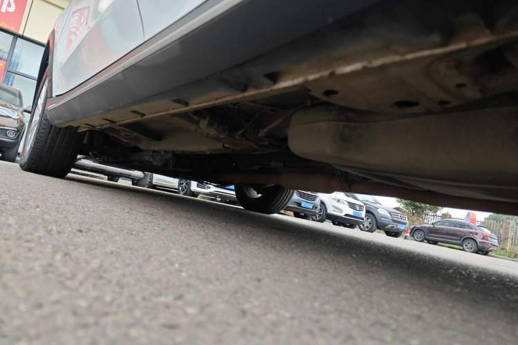 Used Roewe RX5 2016 20T Two-Wheel Drive Automatic Flagship Edition Left Side Sill