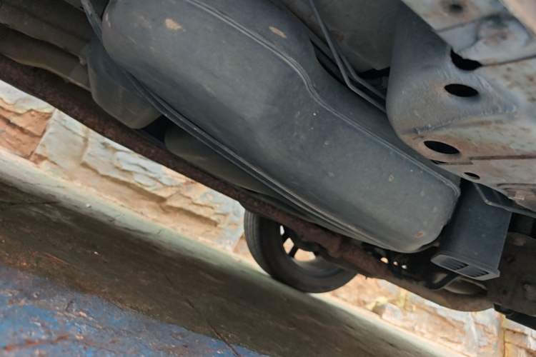 Used Roewe RX5 2016 20T Two-Wheel Drive Automatic Internet Smart Edition Left Side Sill