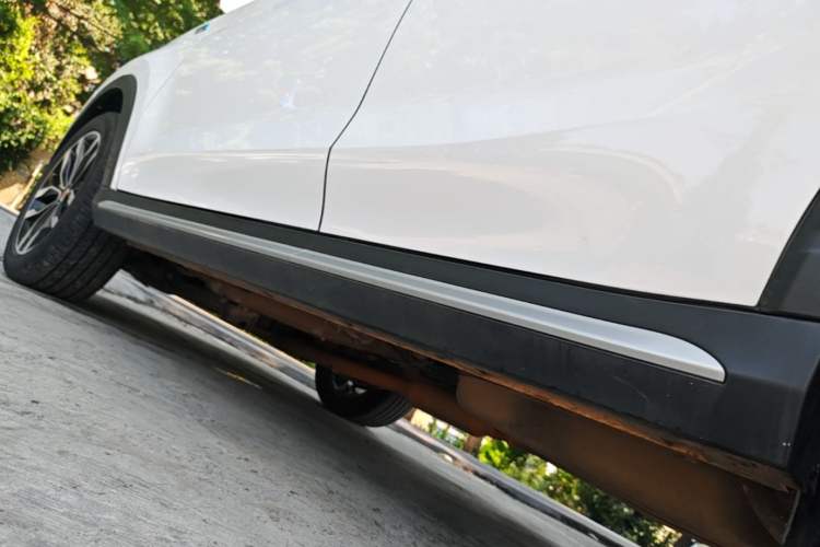 Used Roewe RX5 2016 20T Two-Wheel Drive Automatic Internet Smart Edition Left Side Sill