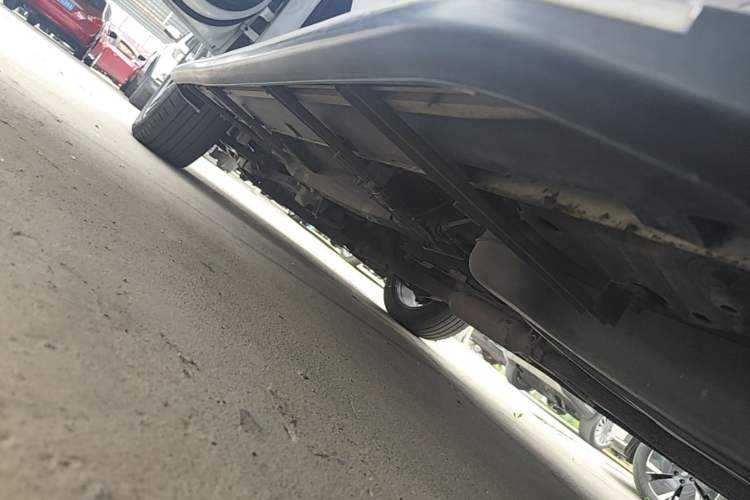 Used Roewe RX5 2016 20T Two-Wheel Drive Automatic Internet Smart Edition Left Side Sill