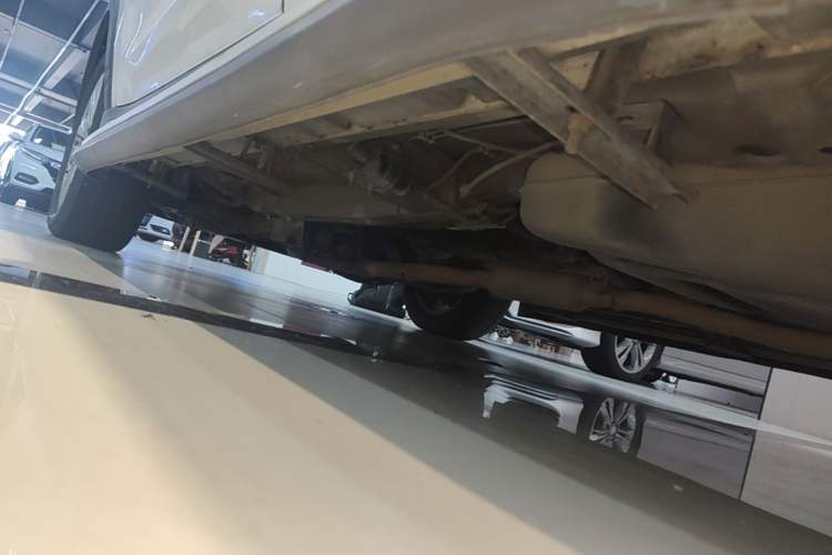 Used Roewe RX5 2016 20T Two-Wheel Drive Automatic Flagship Edition Left Side Sill