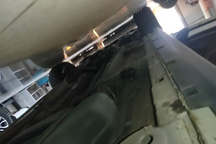 Used Roewe RX5 2016 20T Two-Wheel Drive Automatic Internet Smart Edition Left Side Sill