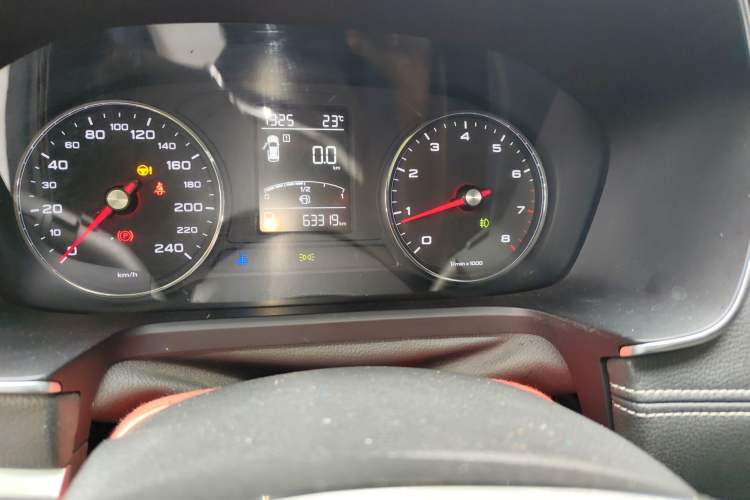 Used Roewe RX5 2016 20T Two-Wheel Drive Automatic Internet Smart Edition Odometer Close Up