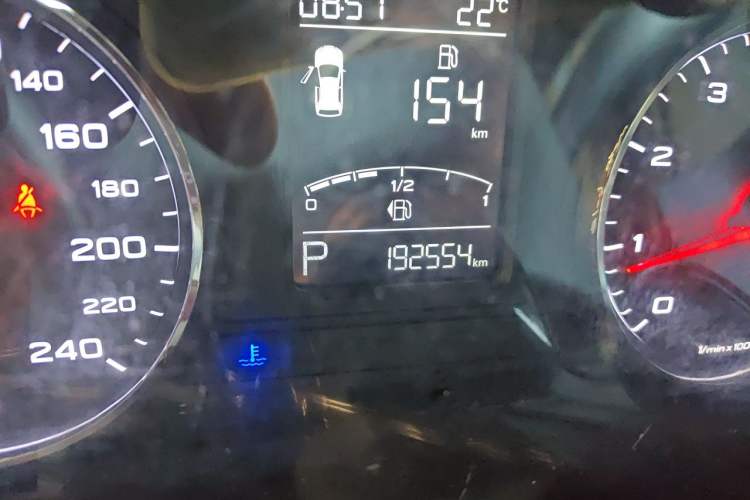 Used Roewe RX5 2016 20T Two-Wheel Drive Automatic Internet Smart Edition Odometer Close Up