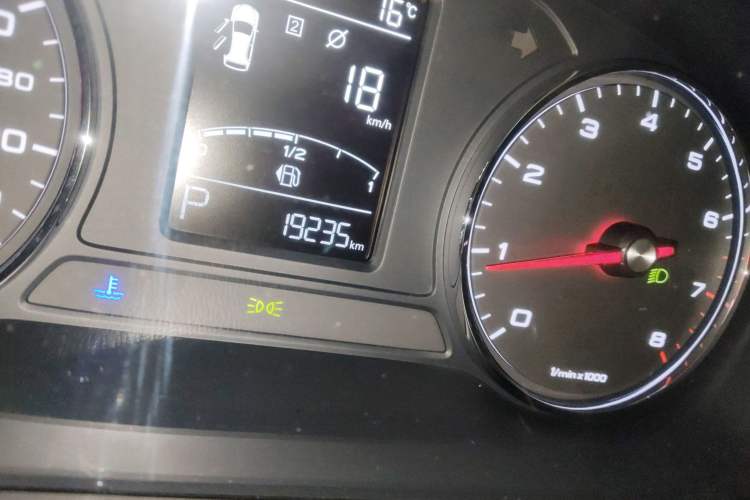 Used Roewe RX5 2016 20T Two-Wheel Drive Automatic Internet Smart Edition Odometer Close Up