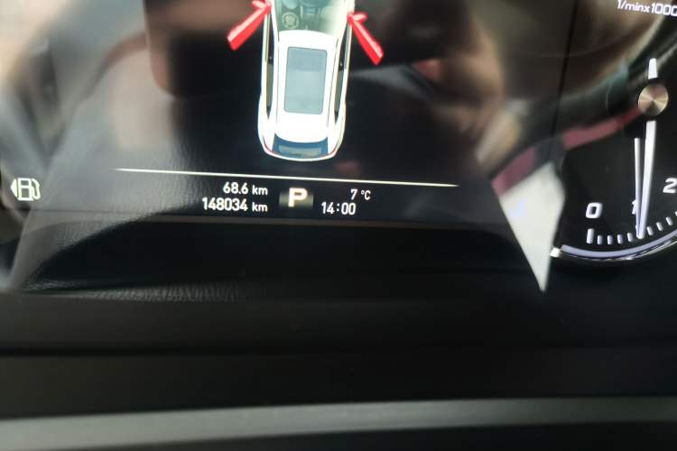 Used Roewe RX5 2016 30T Four-Wheel Drive Automatic Internet Smart Luxury Edition Odometer Close Up