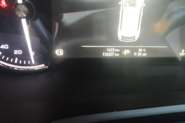 Used Roewe RX5 2016 30T Two-Wheel Drive Automatic Internet Smart Edition Odometer Close Up