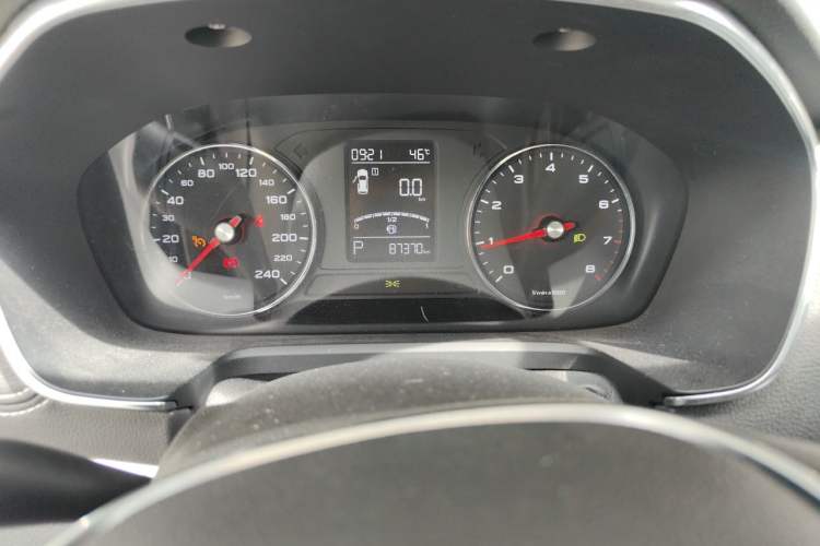 Used Roewe RX5 2016 20T Two-Wheel Drive Automatic Internet Smart Edition Odometer Close Up