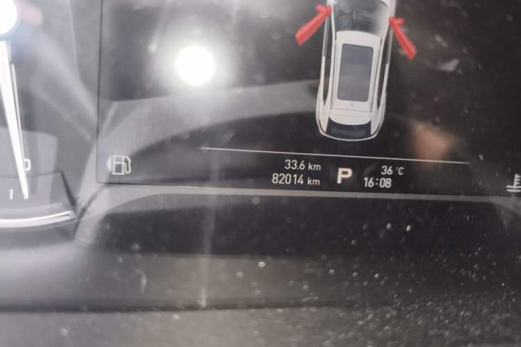Used Roewe RX5 2016 30T Two-Wheel Drive Automatic Internet Smart Edition Odometer Close Up