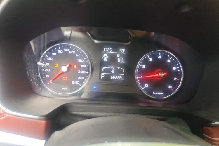 Used Roewe RX5 2016 20T Two-Wheel Drive Automatic Internet Smart Edition Odometer Close Up
