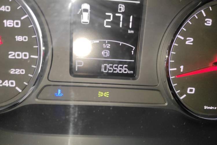 Used Roewe RX5 2016 20T Two-Wheel Drive Automatic Internet Smart Edition Odometer Close Up