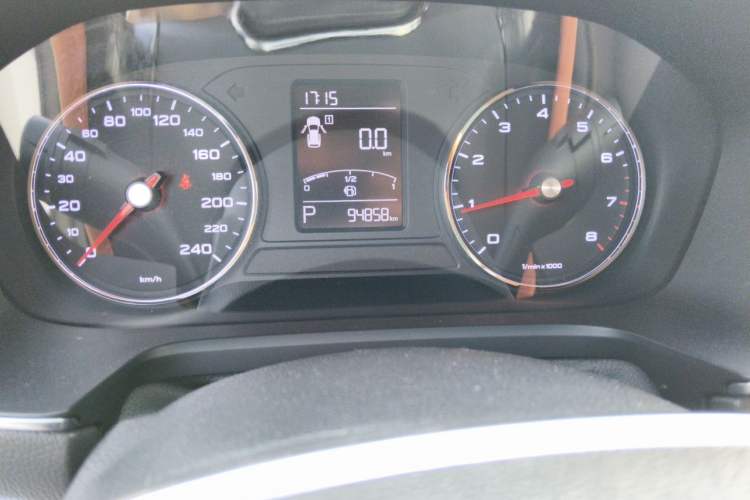 Used Roewe RX5 2016 20T Two-Wheel Drive Automatic Flagship Edition Odometer Close Up