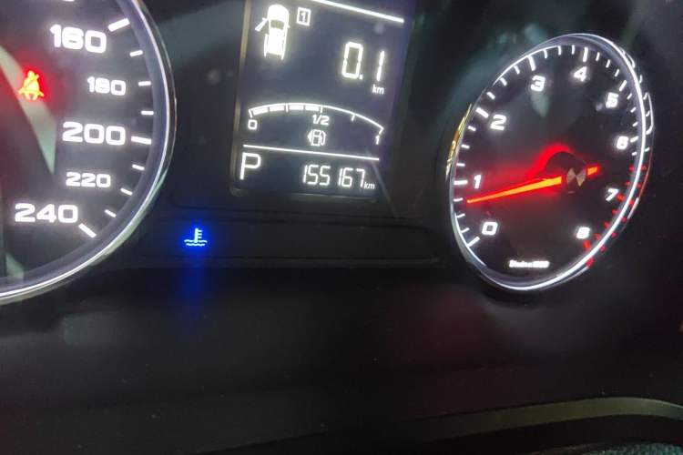Used Roewe RX5 2016 20T Two-Wheel Drive Automatic Flagship Edition Odometer Close Up