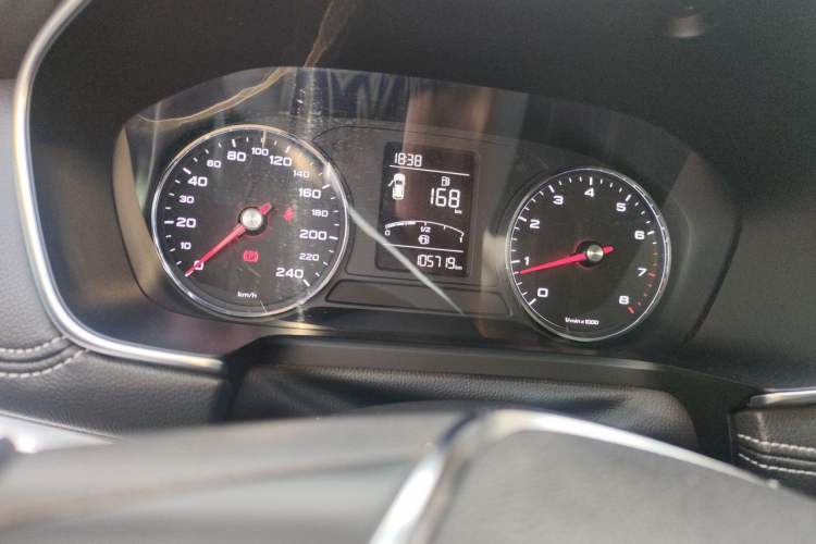 Used Roewe RX5 2016 20T Two-Wheel Drive Manual Flagship Edition Odometer Close Up