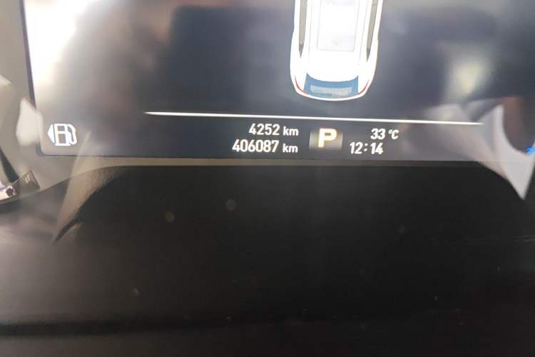 Used Roewe RX5 2016 30T Two-Wheel Drive Automatic Internet Smart Edition Odometer Close Up